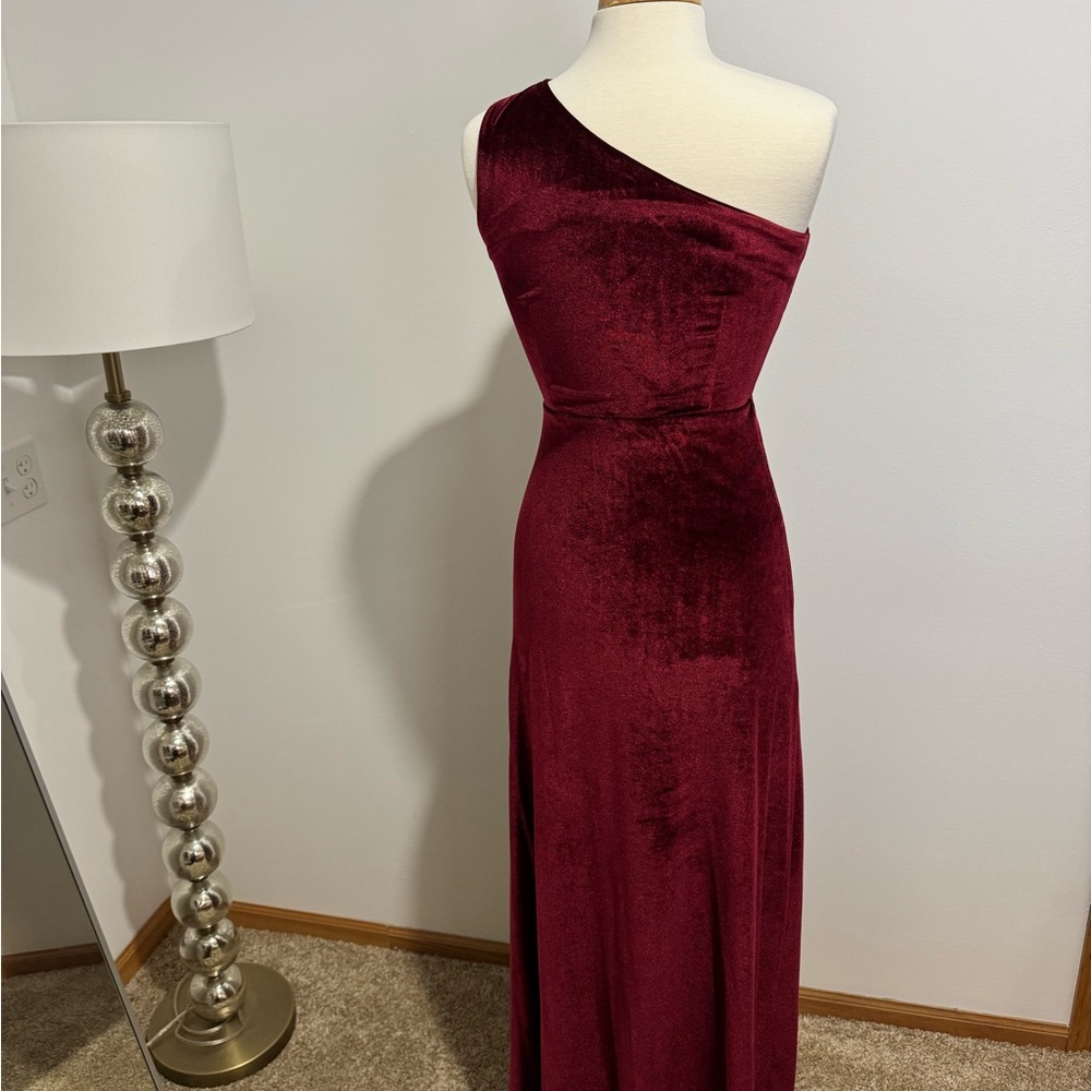 Baltic Born Tatiana Velvet One-Shoulder Maxi Dress Merlot Size S - Picture 8 of 14